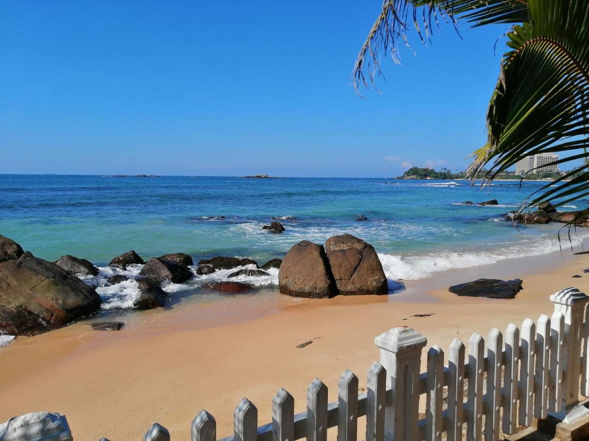 Happy Beach Villa Resort Unawatuna Esterno foto