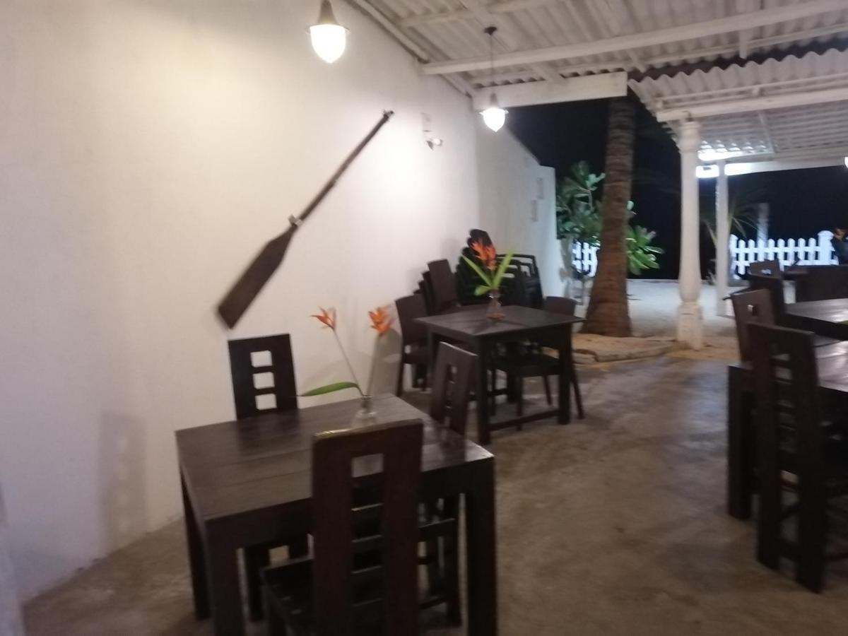 Happy Beach Villa Resort Unawatuna Esterno foto