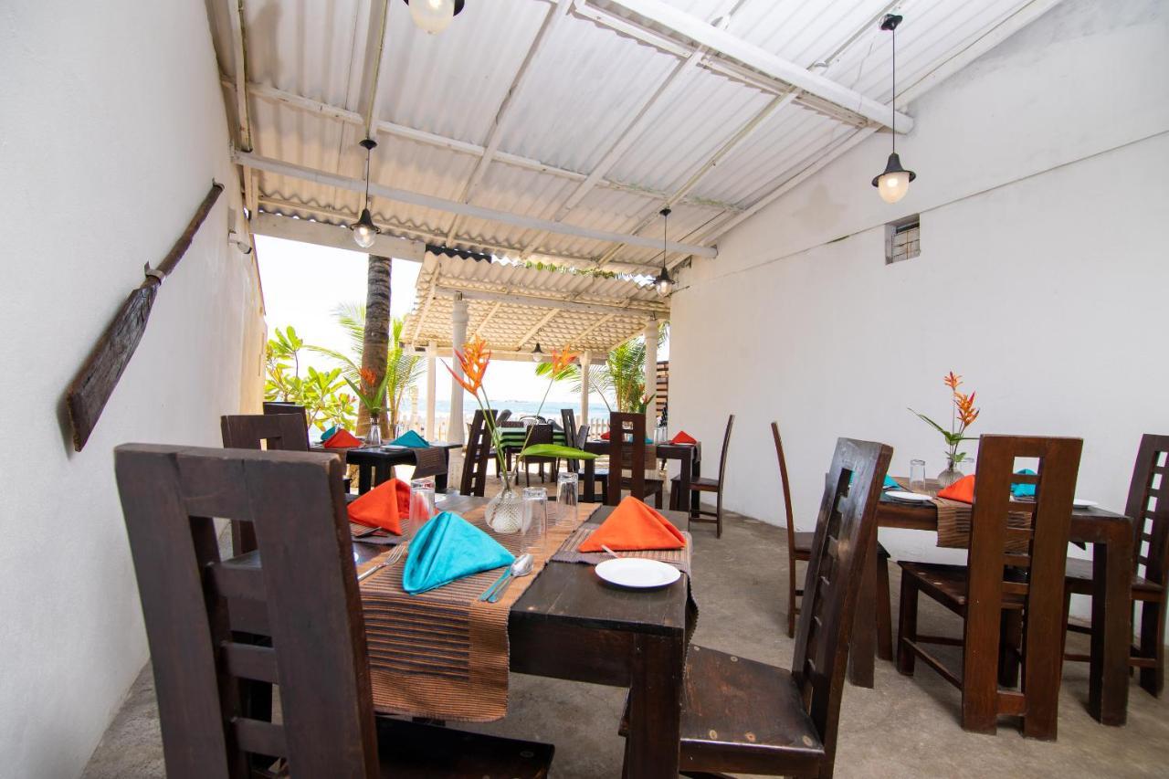 Happy Beach Villa Resort Unawatuna Esterno foto