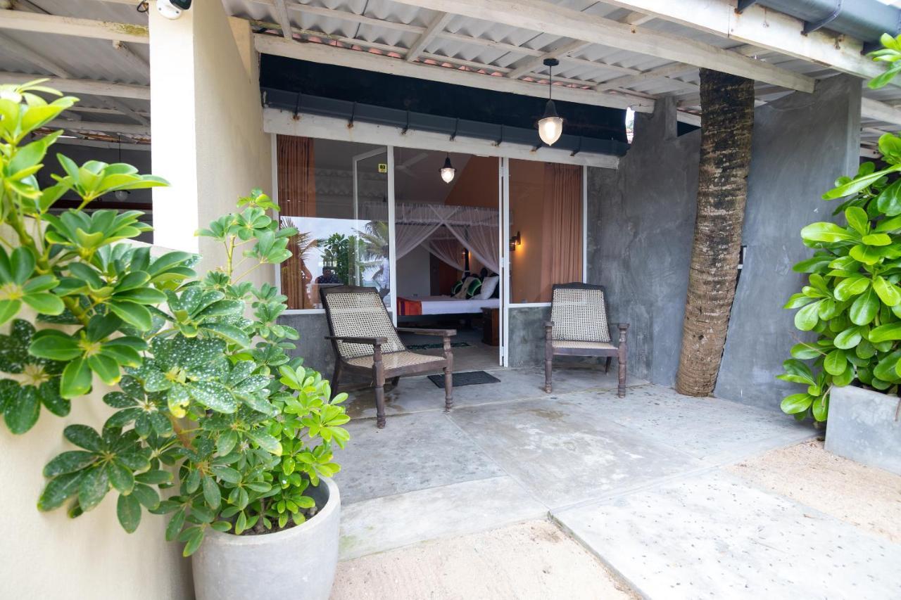 Happy Beach Villa Resort Unawatuna Esterno foto