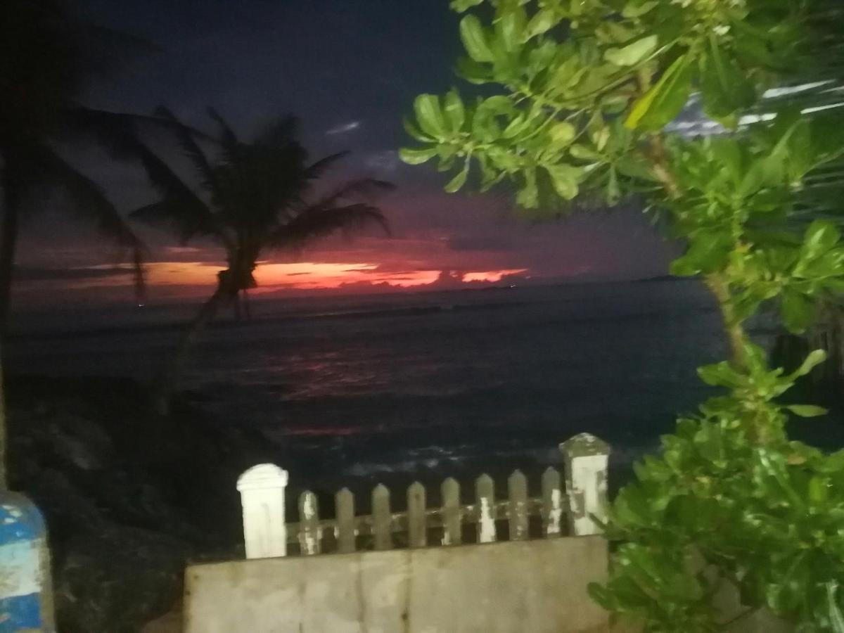 Happy Beach Villa Resort Unawatuna Esterno foto