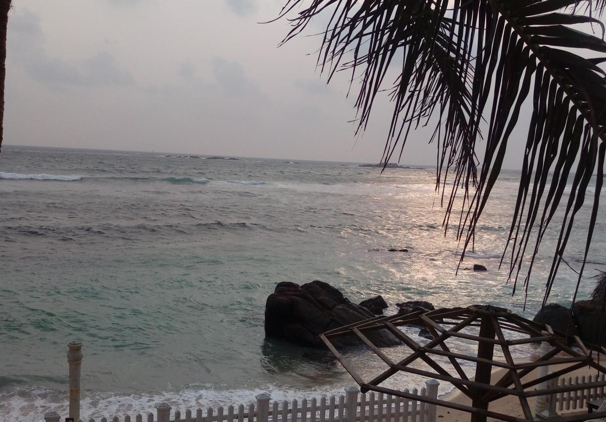 Happy Beach Villa Resort Unawatuna Esterno foto